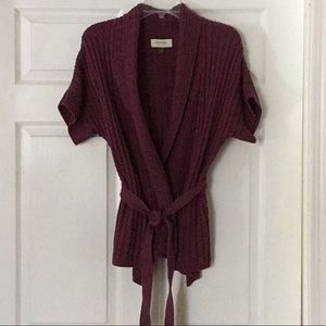 Cable knit vest with tie